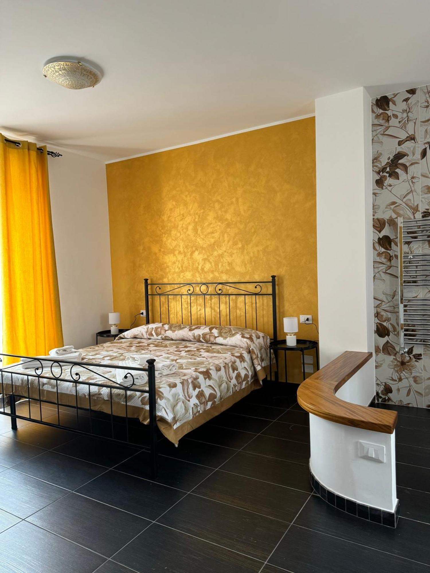 Hotel Il Palazzo Dell'Alto Prelato Fondi Exterior foto